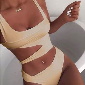 Women’s bathing suit